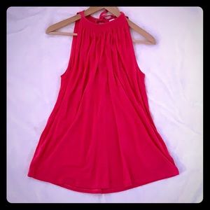 Gap sleeveless swing top